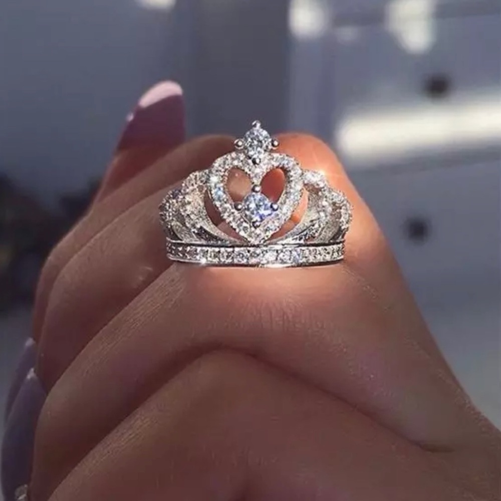 ✨Crown Ring✨ - Picture 4 of 8